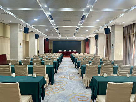 西安市新城区第十八届人民代表大会第五次会议在止园饭店召开